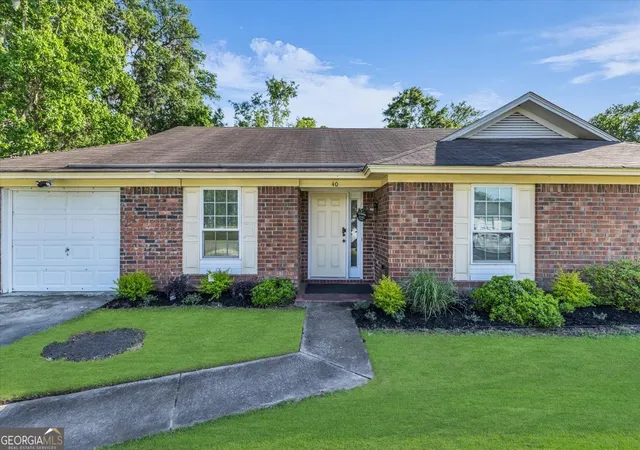 Photo 3 of Single family home for sale at 40 Whippoorwill Ln E, Richmond Hill, GA 31324 | MLS# 10764785 | Listing updated on 2026-09-27