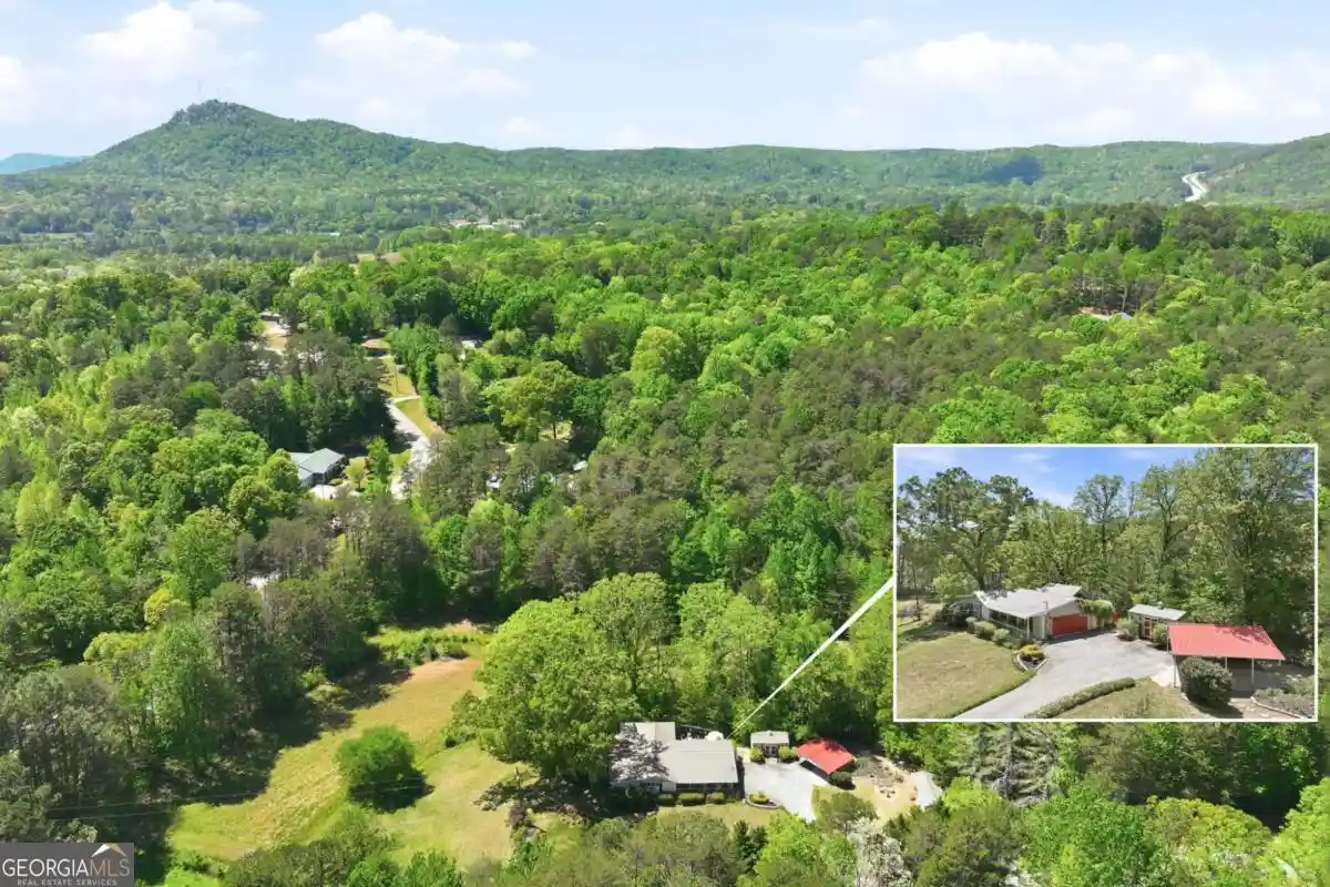 Photo 1 of Single family home for sale at 238 Currahee Cir, Toccoa, GA 30577 | MLS# 10737392 | Listing updated on 2026-10-04