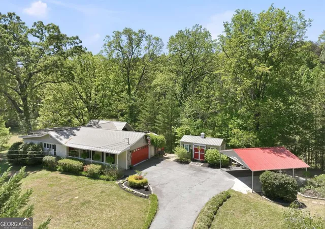 Photo 3 of Single family home for sale at 238 Currahee Cir, Toccoa, GA 30577 | MLS# 10737392 | Listing updated on 2026-09-09