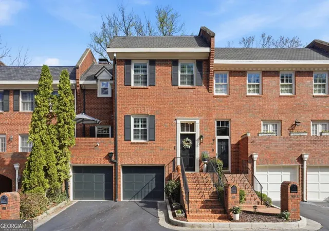 1st image of 423 Jefferson Cir, Sandy Springs, GA 30328 | MLS# 10805933