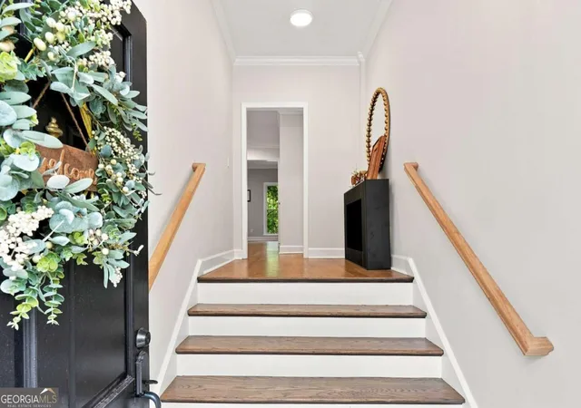 2nd image of 423 Jefferson Cir, Sandy Springs, GA 30328 | MLS# 10805933