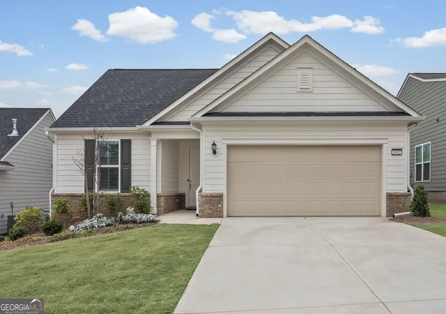 Photo 2 of Single family home for sale at 1002 Dirr Dr, Griffin, GA 30223 | MLS# 10826768 | Listing updated on 2026-08-29