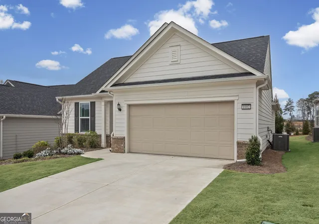 Photo 3 of Single family home for sale at 1002 Dirr Dr, Griffin, GA 30223 | MLS# 10826768 | Listing updated on 2026-08-29