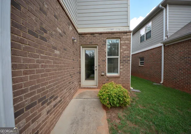 Photo 3 of Single family home for sale at 167 Daisy Cir, Mcdonough, GA 30252 | MLS# 10823152 | Listing updated on 2026-10-08
