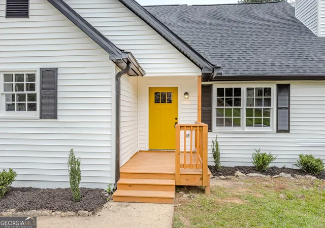 2nd image of 1992 Red Rose Ln, Loganville, GA 30052 | MLS# 10818979