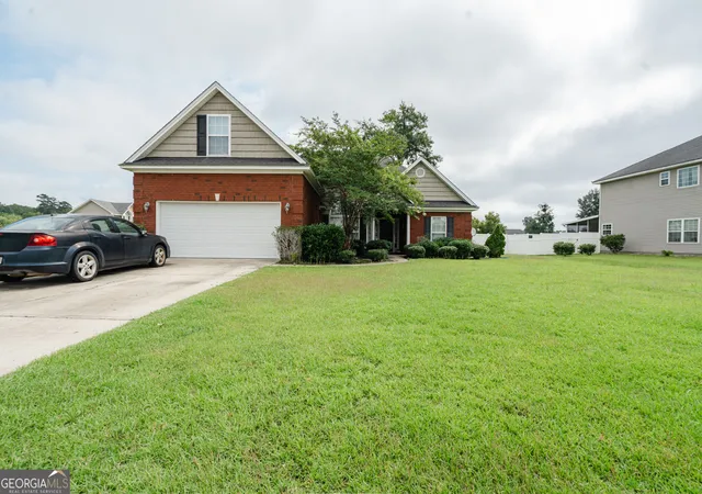 2nd image of 601 Red Oak Ln, Hinesville, GA 31313 | MLS# 10820271