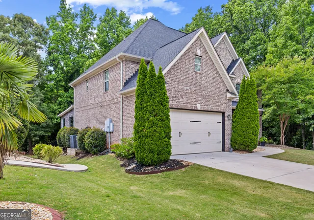 3rd image of 319 Langshire Dr, Mcdonough, GA 30253 | MLS# 10740161