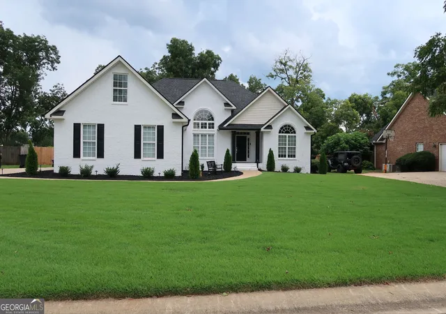 Photo 1 of Single family home for sale at 207 Brookewater Ln, Perry, GA 31069 | MLS# 10834429 | Listing updated on 2026-08-30