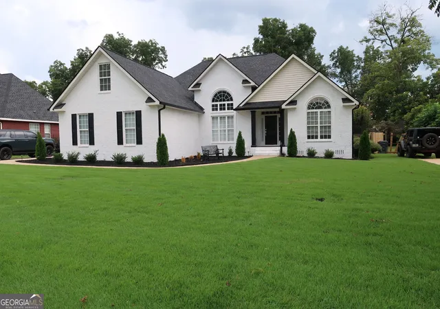 Photo 2 of Single family home for sale at 207 Brookewater Ln, Perry, GA 31069 | MLS# 10834429 | Listing updated on 2026-08-30