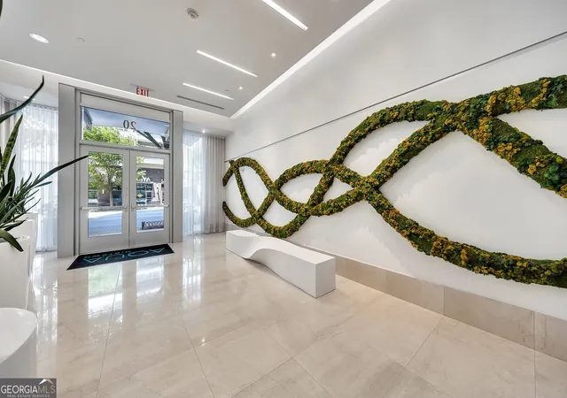 Listing Photo 2 - Condo for sale in building located at 20 10Th St Nw, Atlanta, GA 30309 - Unit #1605
