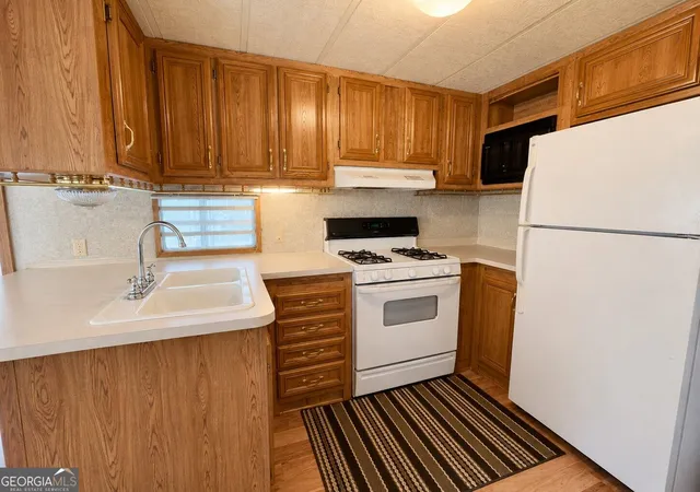 Photo 4 of Manufactured home for sale at 110 Admiral Dr, Hartwell, GA 30643 | MLS# 10831398 | Listing updated on 2026-09-06