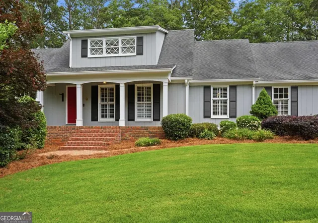 Photo 3 of Sale Pending at 2 Walnut Dr, Cartersville, GA 30120 | MLS# 10778281 | Listing updated on 2026-08-31