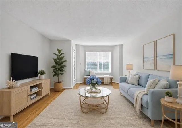 Listing Photo 1 - Condo for sale in building located at 4106 Chastain Park Ct, Atlanta, GA 30342 - Unit #
