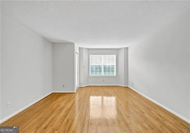 Photo 3 of Condo for sale at 4106 Chastain Park Ct, Atlanta, GA 30342 | MLS# 10804730 | Listing updated on 2026-07-27