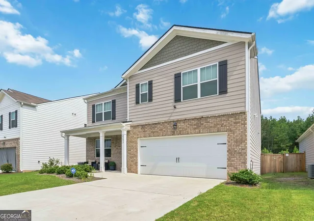 Photo 2 of Single family home for sale at 8293 Bluewater Dr, Fairburn, GA 30213 | MLS# 10816253 | Listing updated on 2026-08-31