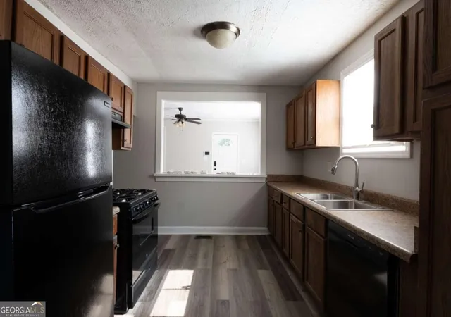 Photo 3 of Single family home for sale at 1383 Almont Dr Sw, Atlanta, GA 30310 | MLS# 10798741 | Listing updated on 2026-08-28