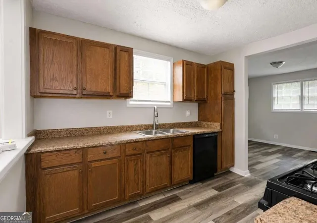 Photo 4 of Single family home for sale at 1383 Almont Dr Sw, Atlanta, GA 30310 | MLS# 10798741 | Listing updated on 2026-08-28
