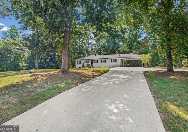 Photo 2 of Single family home for sale at 6551 Roberta St, Lithia Springs, GA 30122 | MLS# 10834869 | Listing updated on 2026-09-08