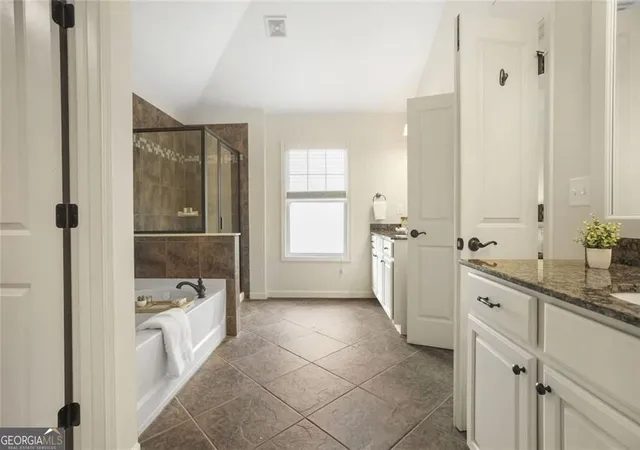Photo 4 of Single family home for sale at 3070 Blackstock Dr, Cumming, GA 30041 | MLS# 10804968 | Listing updated on 2026-09-15