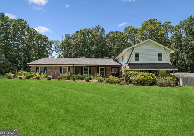 Photo 1 of Single family home for sale at 212 Simpson Dr Ne, Kennesaw, GA 30144 | MLS# 10829975 | Listing updated on 2026-09-03