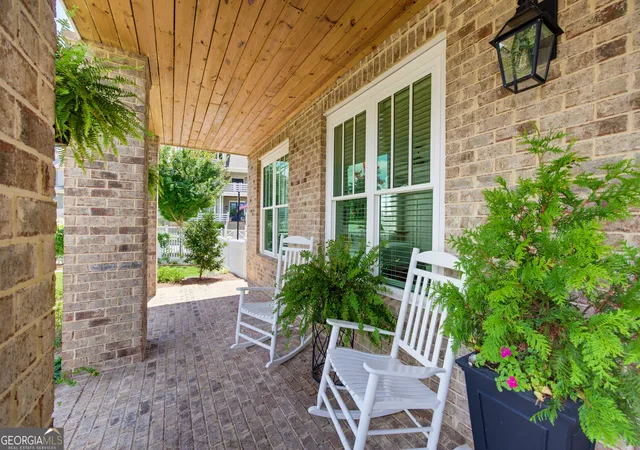 Photo 3 of Sale Pending at 581 S Club Dr, Woodstock, GA 30188 | MLS# 10812604 | Listing updated on 2026-10-10