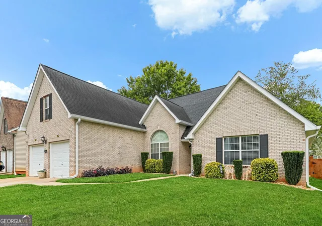 2nd image of 516 Gonzaga Cir, Hampton, GA 30228 | MLS# 10806338