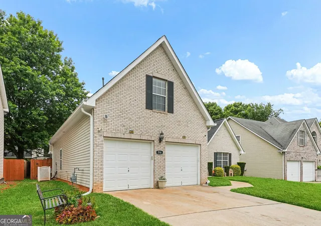 3rd image of 516 Gonzaga Cir, Hampton, GA 30228 | MLS# 10806338