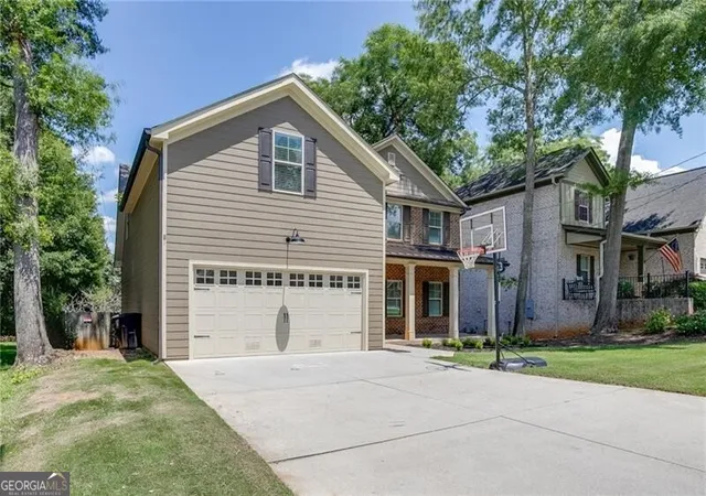 Photo 3 of Single family home for sale at 440 S Alexander St, Buford, GA 30518 | MLS# 10803018 | Listing updated on 2026-09-11