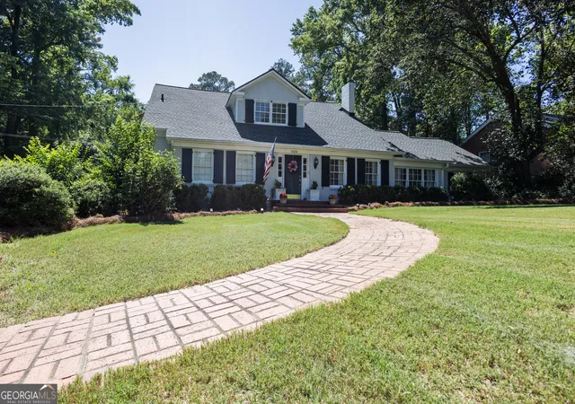 Photo 2 of Single family home for sale at 1424 Waverland Dr, Macon, GA 31211 | MLS# 10778699 | Listing updated on 2026-09-21