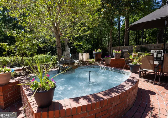 Photo 3 of Single family home for sale at 1424 Waverland Dr, Macon, GA 31211 | MLS# 10778699 | Listing updated on 2026-09-21