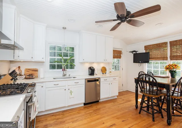 Photo 3 of Single family home for sale at 1424 Waverland Dr, Macon, GA 31211 | MLS# 10778699 | Listing updated on 2026-09-21
