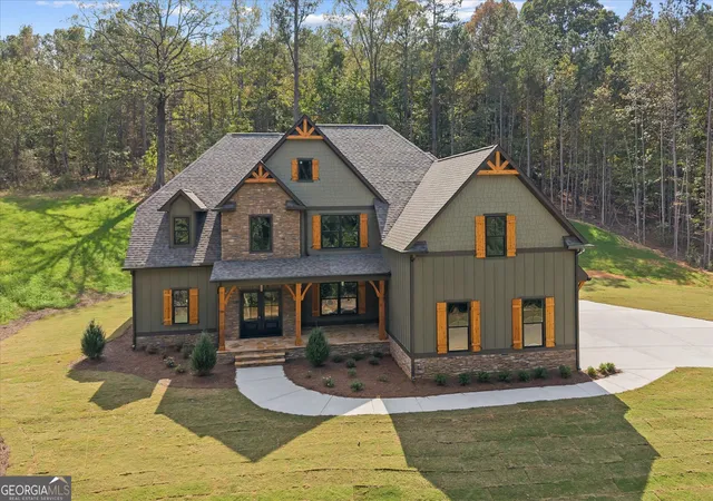 Photo 2 of Single family home for sale at 133 W Lake Blvd, Carrollton, GA 30116 | MLS# 10534743 | Listing updated on 2026-07-18