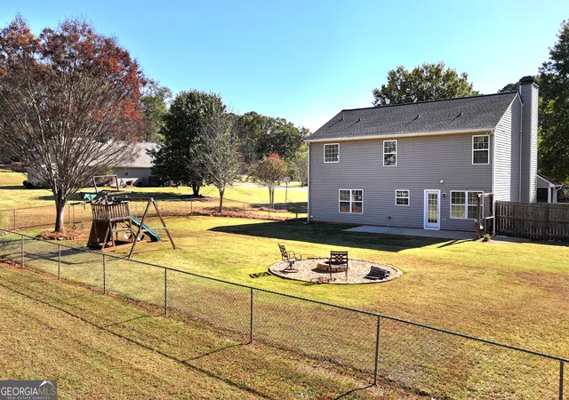 Photo 4 of Sale Pending at 1023 Solomon Ct, Winder, GA 30680 | MLS# 10638444 | Listing updated on 2026-01-05
