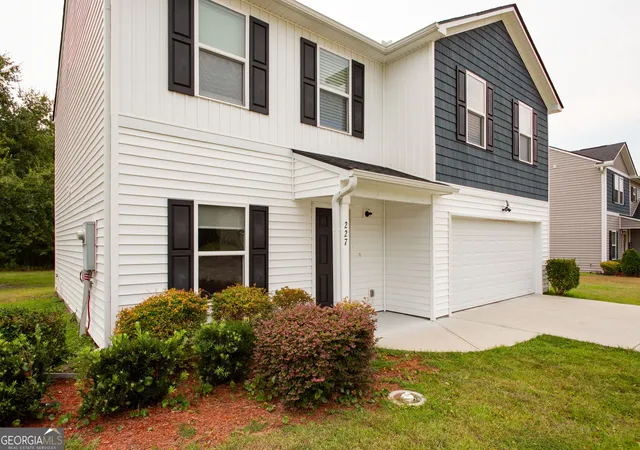 Photo 3 of Single family home for sale at 227 Saddle Brooke Trc, Brunswick, GA 31525 | MLS# 10821854 | Listing updated on 2026-09-04