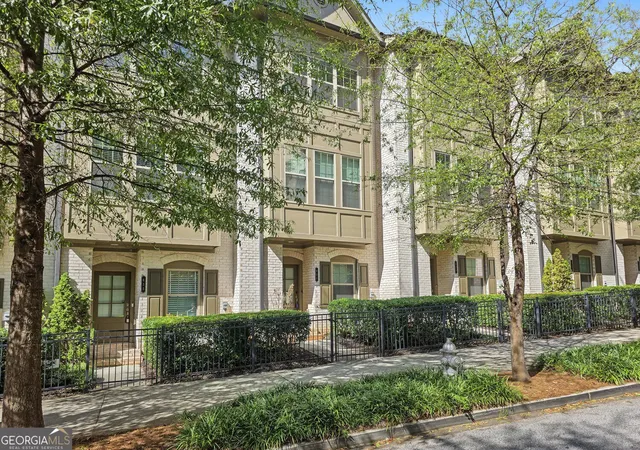 Townhouse for sale at 631 Broadview Pl NE, Atlanta, GA 30324 | MLS# 10867359