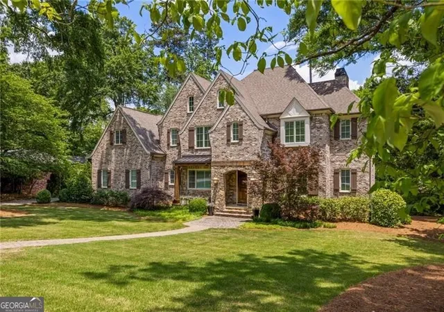 2nd image of 2719 Ashford Rd Ne, Brookhaven, GA 30319 | MLS# 10823284