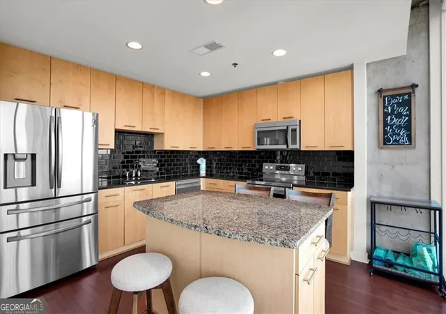 Homes for sale in Atlanta, GA | 3324 Peachtree Rd Ne #1307, Atlanta, GA 30326 | MLS# 10702017