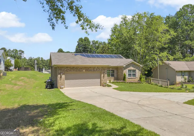 3rd image of 5988 Shadburn Ferry Rd, Buford, GA 30519 | MLS# 10806923