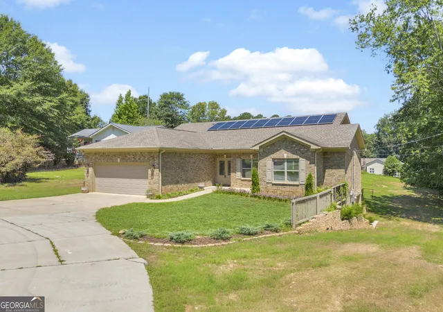 4th image of 5988 Shadburn Ferry Rd, Buford, GA 30519 | MLS# 10806923