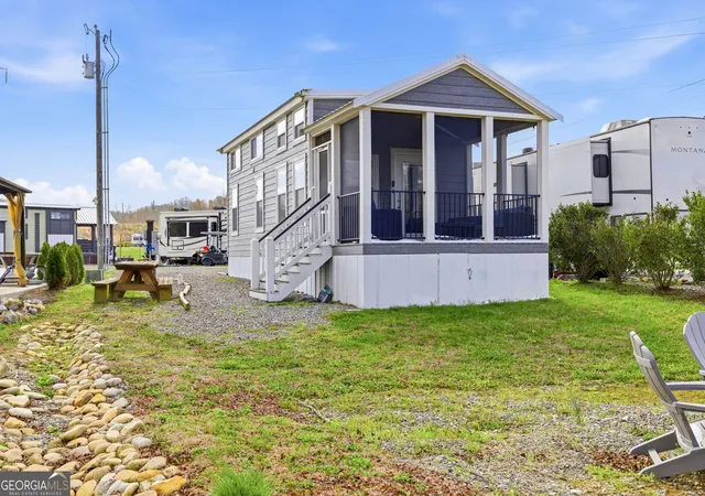Photo 3 of Single family home for sale at 102 Mountain Meadows Dr, Blue Ridge, GA 30513 | MLS# 10802865 | Listing updated on 2026-07-24