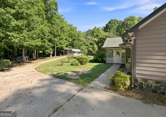 Photo 2 of Sale Pending at 706 Fredonia Church Rd, Barnesville, GA 30204 | MLS# 10833270 | Listing updated on 2026-09-15