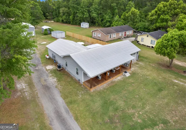 2nd image of 897 Empire Rd, Jesup, GA 31545 | MLS# 10735399