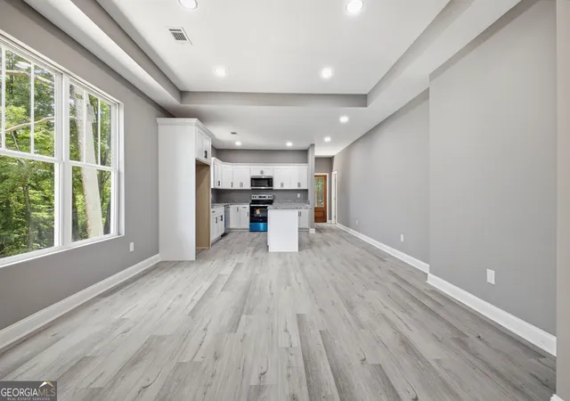 Photo 2 of Single family home for sale at 171 N Dale St, Calhoun, GA 30701 | MLS# 10804674 | Listing updated on 2026-09-11