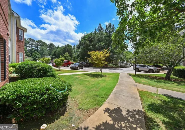 Photo 4 of Townhouse for sale at 5090 Leeshire Trce, Tucker, GA 30084 | MLS# 10791803 | Listing updated on 2026-08-19
