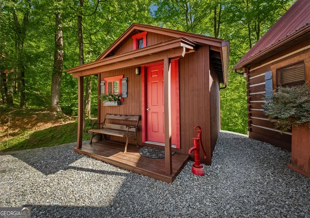 Photo 2 of Sale Pending at 114 Hunterhill Way, Ellijay, GA 30540 | MLS# 10642318 | Listing updated on 2025-12-04