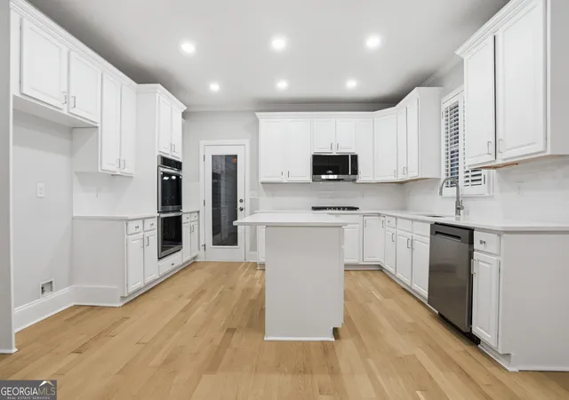 Photo 2 of Single family home for sale at 5228 Yellowtail Ln Nw, Kennesaw, GA 30152 | MLS# 10771793 | Listing updated on 2026-10-08
