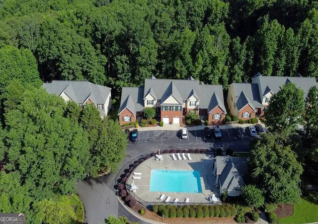 2nd image of 2075 Pine Tree Dr, Buford, GA 30518