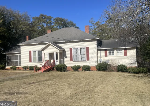 Homes for sale in Buena Vista, GA | 130 W 2nd Ave, Buena Vista, GA 31803 | MLS# 10797155