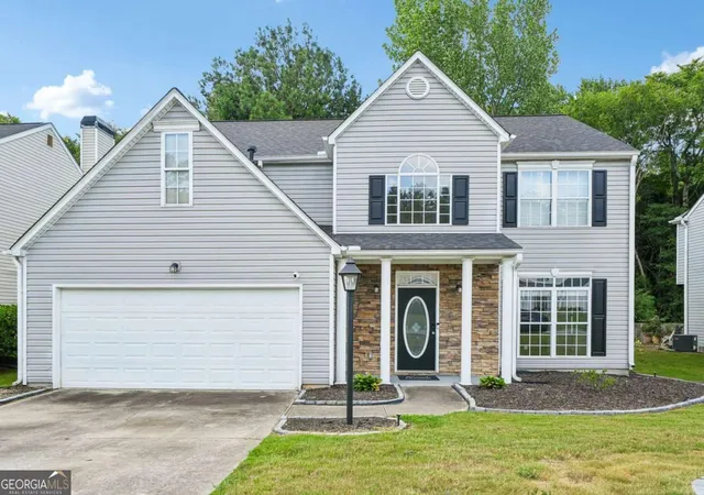 2nd image of 2182 Fall Creek Lodge, Loganville, GA 30052 | MLS# 10811294