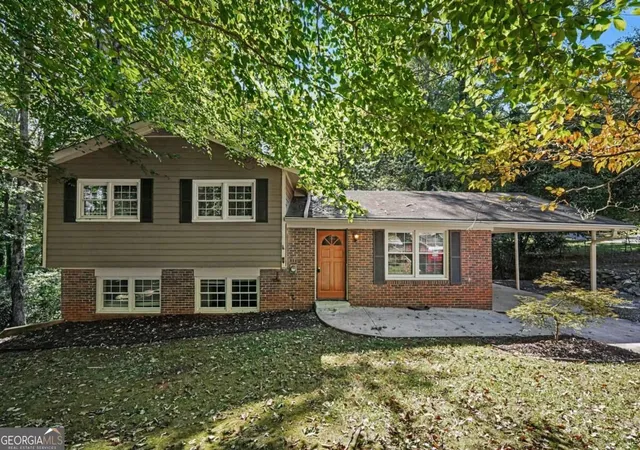 Photo 1 of Single family home for sale at 1883 Willow Ln, Acworth, GA 30102 | MLS# 10878994 | Listing updated on 2026-10-26